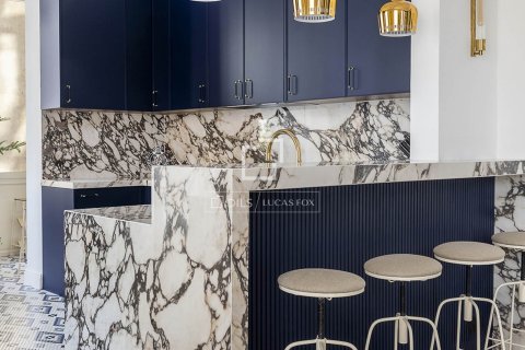 Apartamento de 3 dormitorios en venta en Barcelona, Cataluña, Spain № 4115 - foto 4