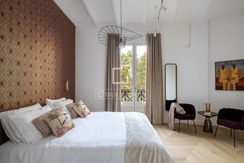 Apartamento de 3 dormitorios en venta en Barcelona, Cataluña, Spain № 4115 - foto 9