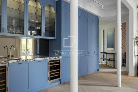 Apartamento de 3 dormitorios en venta en Barcelona, Cataluña, Spain № 4115