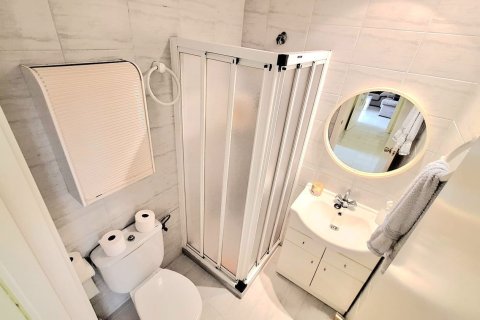 Apartamento de 3 dormitorios en venta en Coma-Ruga, Tarragona, Cataluña, Spain № 7215 - foto 28