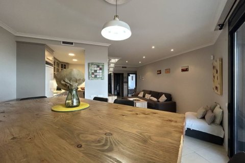 Apartamento de 3 dormitorios en venta en Cubelles, Barcelona, Cataluña, Spain № 7211 - foto 30