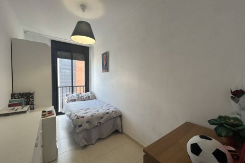 Apartamento de 3 dormitorios en venta en Cubelles, Barcelona, Cataluña, Spain № 7211 - foto 2