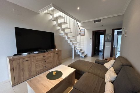 Apartamento de 3 dormitorios en venta en Cubelles, Barcelona, Cataluña, Spain № 7211 - foto 19