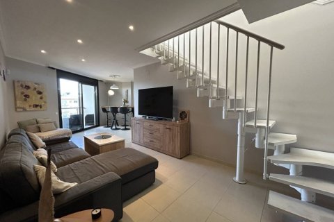 Apartamento de 3 dormitorios en venta en Cubelles, Barcelona, Cataluña, Spain № 7211 - foto 17