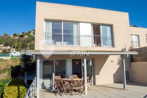 Сasa de 5 dormitorios en venta en Lloret de Mar, Gerona, Cataluña, Spain № 6709 - foto 11