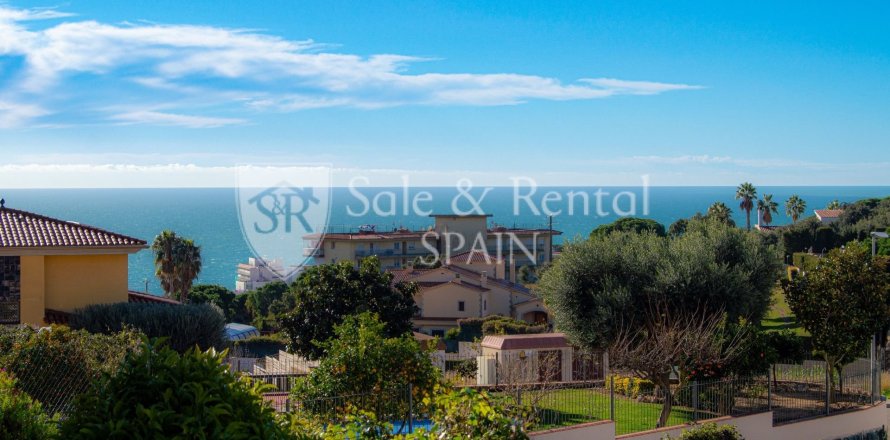 Сasa de 5 dormitorios en venta en Lloret de Mar, Gerona, Cataluña, Spain № 6709