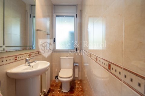 Сasa de 5 dormitorios en venta en Lloret de Mar, Gerona, Cataluña, Spain № 6709 - foto 13