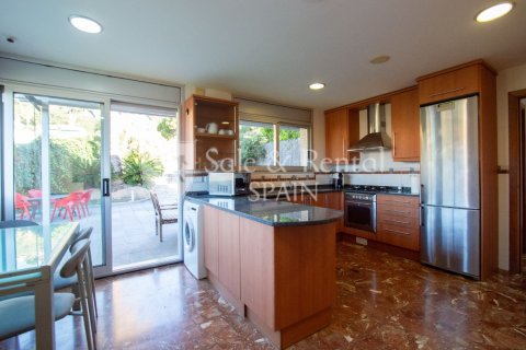 Сasa de 5 dormitorios en venta en Lloret de Mar, Gerona, Cataluña, Spain № 6709 - foto 17