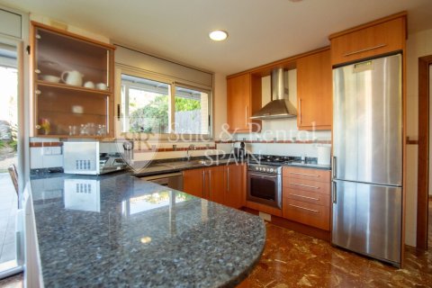 Сasa de 5 dormitorios en venta en Lloret de Mar, Gerona, Cataluña, Spain № 6709 - foto 15