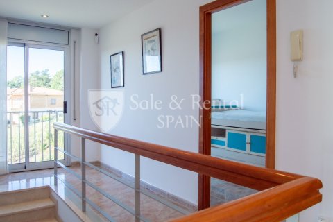 Сasa de 5 dormitorios en venta en Lloret de Mar, Gerona, Cataluña, Spain № 6709 - foto 25