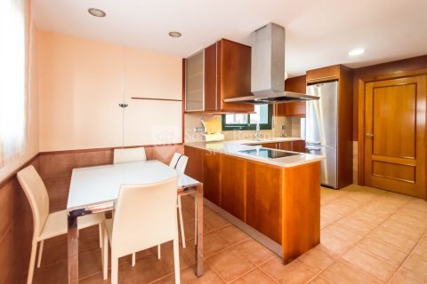 Сasa de 5 dormitorios en venta en Lloret de Mar, Gerona, Cataluña, Spain № 6711 - foto 12