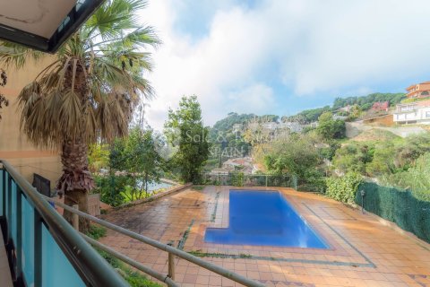 Сasa de 5 dormitorios en venta en Lloret de Mar, Gerona, Cataluña, Spain № 6711 - foto 3