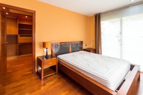 Сasa de 5 dormitorios en venta en Lloret de Mar, Gerona, Cataluña, Spain № 6711 - foto 22