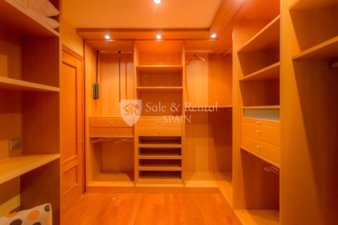 Сasa de 5 dormitorios en venta en Lloret de Mar, Gerona, Cataluña, Spain № 6711 - foto 24