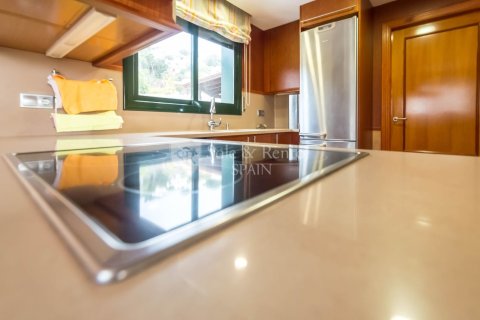 Сasa de 5 dormitorios en venta en Lloret de Mar, Gerona, Cataluña, Spain № 6711 - foto 15