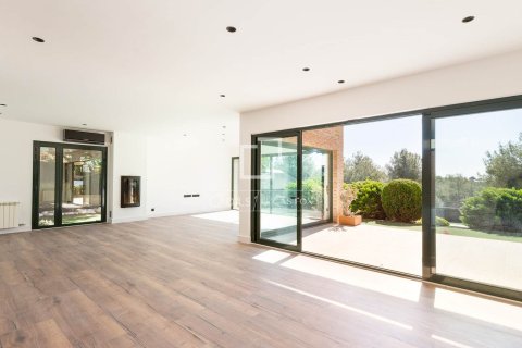 5 bedrooms villa for rent in Castelldefels, Barcelona, Catalonia, Spain № 7164 - photo 28