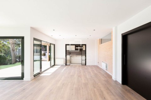 5 bedrooms villa for rent in Castelldefels, Barcelona, Catalonia, Spain № 7164 - photo 19