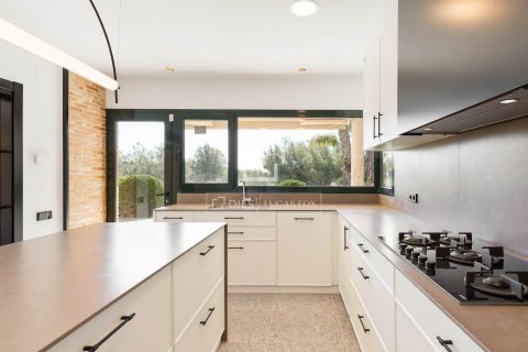 5 bedrooms villa for rent in Castelldefels, Barcelona, Catalonia, Spain № 7164 - photo 22