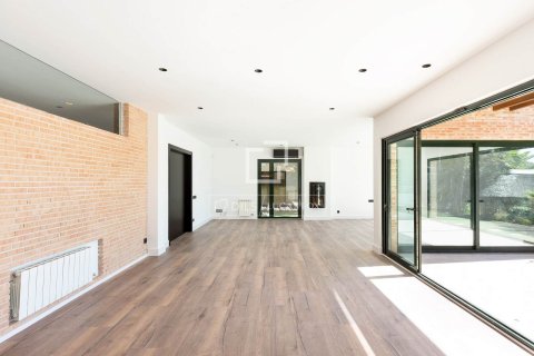 5 bedrooms villa for rent in Castelldefels, Barcelona, Catalonia, Spain № 7164 - photo 20