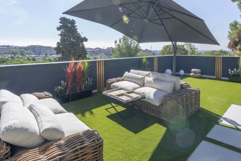 Apartamento de 3 dormitorios en venta en El Mirador II Esplugues de Llobregat, Barcelona, Cataluña, Spain № 3686 - foto 9