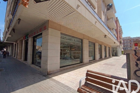 Propiedad comercial de 500 m² en alquiler en Vilanova i la Geltrú, Barcelona, Cataluña, Spain № 7587