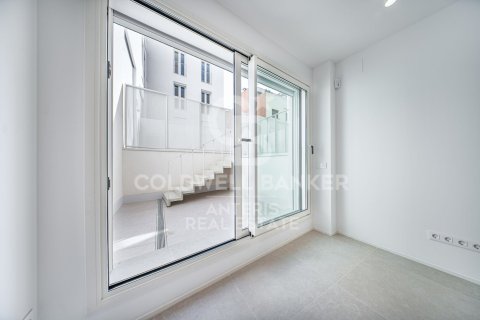 Dúplex de 2 dormitorios en venta en L'Hospitalet de Llobregat, Barcelona, Cataluña, Spain № 5298 - foto 4