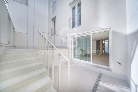 Dúplex de 2 dormitorios en venta en L'Hospitalet de Llobregat, Barcelona, Cataluña, Spain № 5298 - foto 17