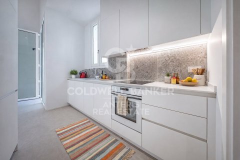Dúplex de 2 dormitorios en venta en L'Hospitalet de Llobregat, Barcelona, Cataluña, Spain № 5298 - foto 13