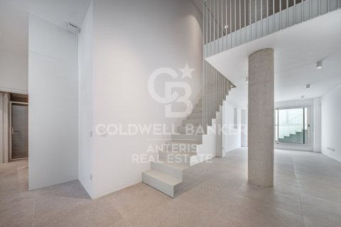 Dúplex de 2 dormitorios en venta en L'Hospitalet de Llobregat, Barcelona, Cataluña, Spain № 5298 - foto 16