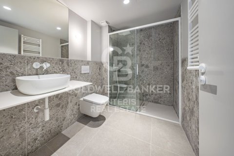Dúplex de 2 dormitorios en venta en L'Hospitalet de Llobregat, Barcelona, Cataluña, Spain № 5298 - foto 12