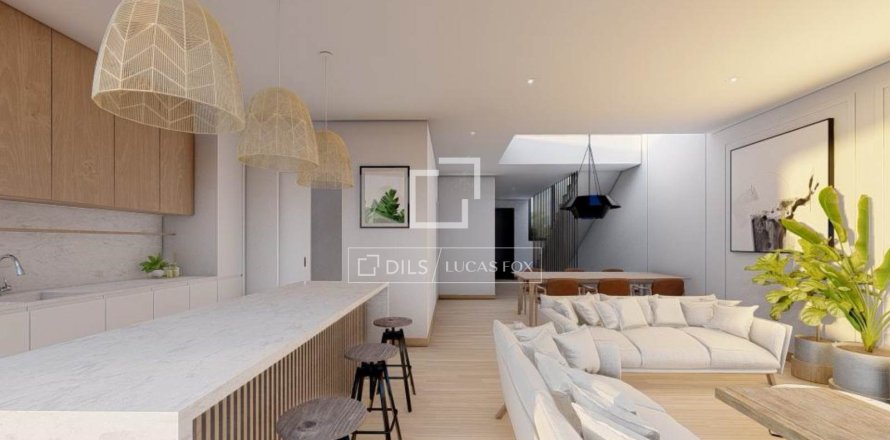 Villa de 4 dormitorios en venta en Vilanova i la Geltrú, Barcelona, Cataluña, Spain № 4600