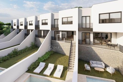 Villa de 4 dormitorios en venta en Vilanova i la Geltrú, Barcelona, Cataluña, Spain № 4600 - foto 4