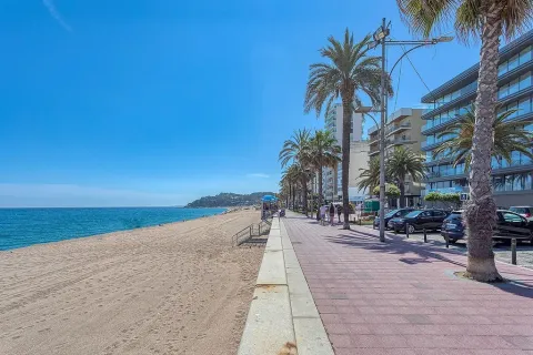 Apartamento de 3 dormitorios en venta en Lloret de Mar, Gerona, Cataluña, Spain № 4594