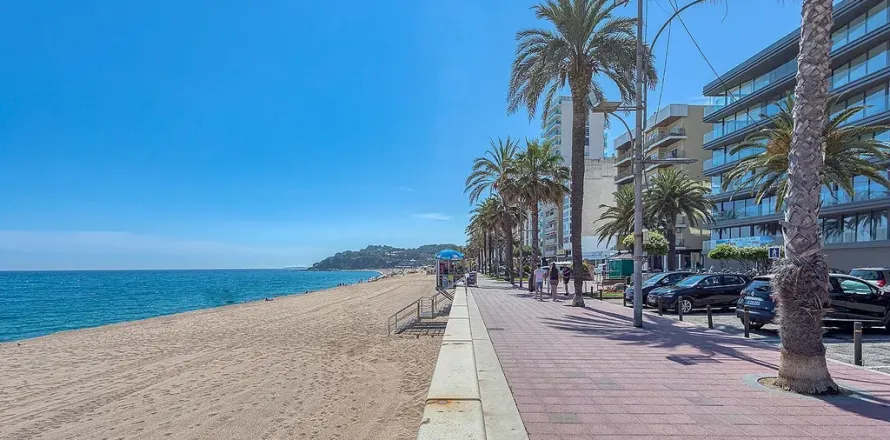 Apartamento de 3 dormitorios en venta en Lloret de Mar, Gerona, Cataluña, Spain № 4594