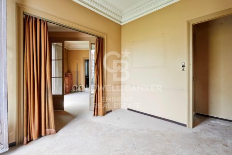 6 bedrooms apartment for rent in Barcelona, Catalonia, Spain № 8011 - photo 22