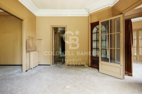 6 bedrooms apartment for rent in Barcelona, Catalonia, Spain № 8011 - photo 9
