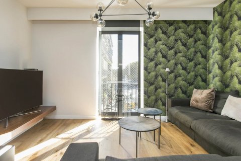Снять в аренду квартиру в Барселона, Испания с 2 спальни, 95м², № 8591 - фото 2