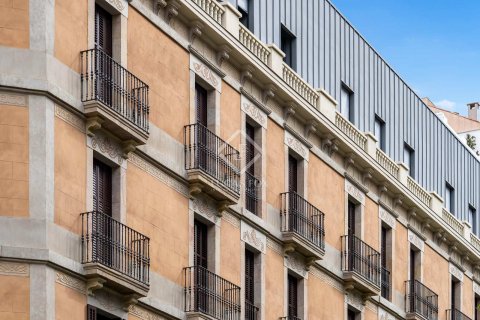 Apartamento de 3 dormitorios en venta en Barcelona, Cataluña, Spain № 8592 - foto 7
