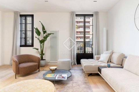 Apartamento de 3 dormitorios en venta en Barcelona, Cataluña, Spain № 8592 - foto 8