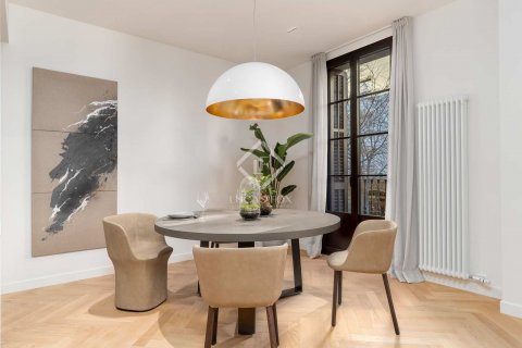 Apartamento de 3 dormitorios en venta en Barcelona, Cataluña, Spain № 8592 - foto 10