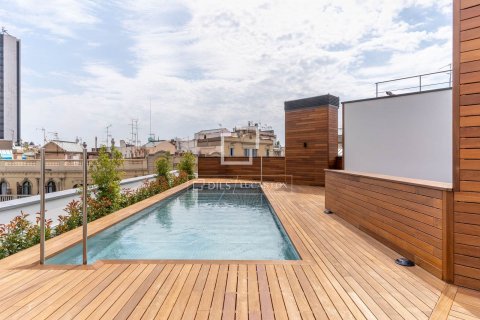 Apartamento de 3 dormitorios en venta en Barcelona, Cataluña, Spain № 8592 - foto 4