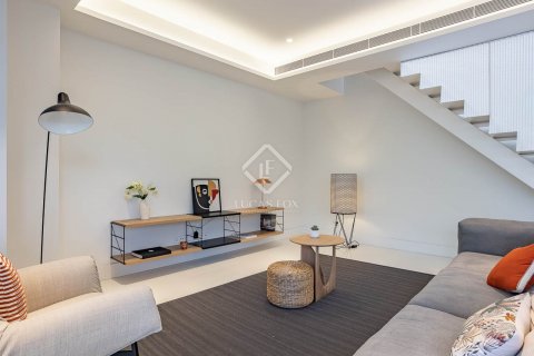 3 bedrooms apartment for sale in Barcelona, Catalonia, Spain № 8589 - photo 4