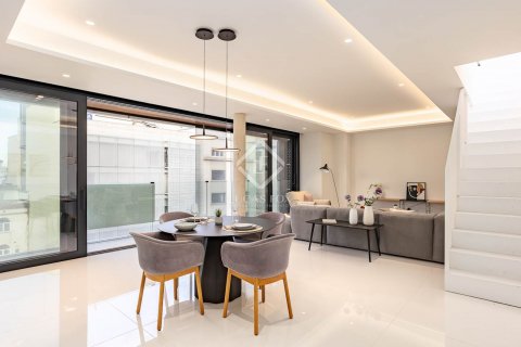 3 bedrooms apartment for sale in Barcelona, Catalonia, Spain № 8589 - photo 2