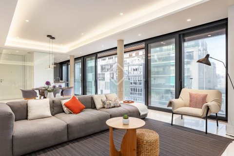 3 bedrooms apartment for sale in Barcelona, Catalonia, Spain № 8589 - photo 3