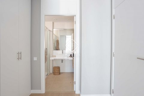 Купить квартиру в Барселона, Испания с 3 спальни, 94м², № 8593 - фото 16
