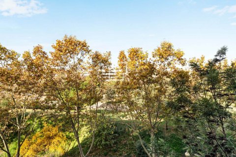 Apartamento de 4 dormitorios en venta en Barcelona, Cataluña, Spain № 8594 - foto 26