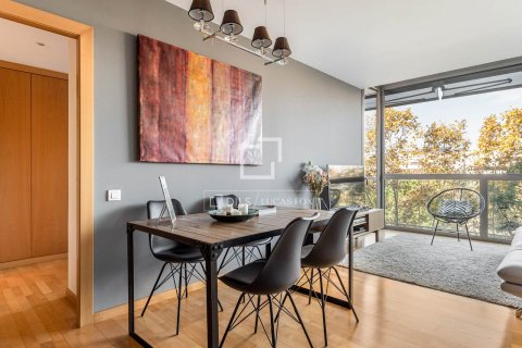 Apartamento de 4 dormitorios en venta en Barcelona, Cataluña, Spain № 8594 - foto 13