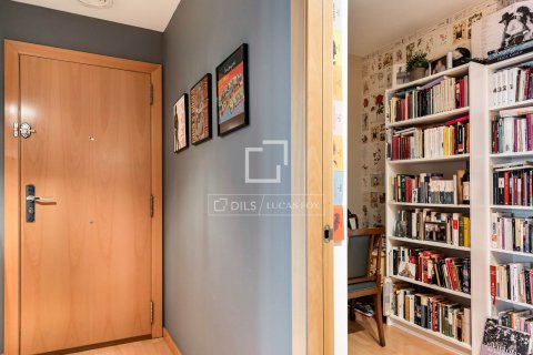 Apartamento de 4 dormitorios en venta en Barcelona, Cataluña, Spain № 8594 - foto 22