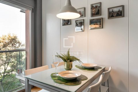 Apartamento de 4 dormitorios en venta en Barcelona, Cataluña, Spain № 8594 - foto 14