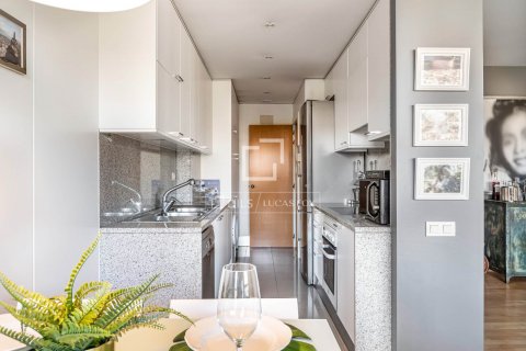 Apartamento de 4 dormitorios en venta en Barcelona, Cataluña, Spain № 8594 - foto 15